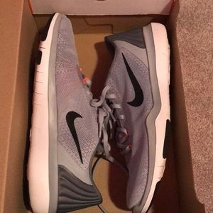 Women’s Nike Flex Supreme Trainer 5